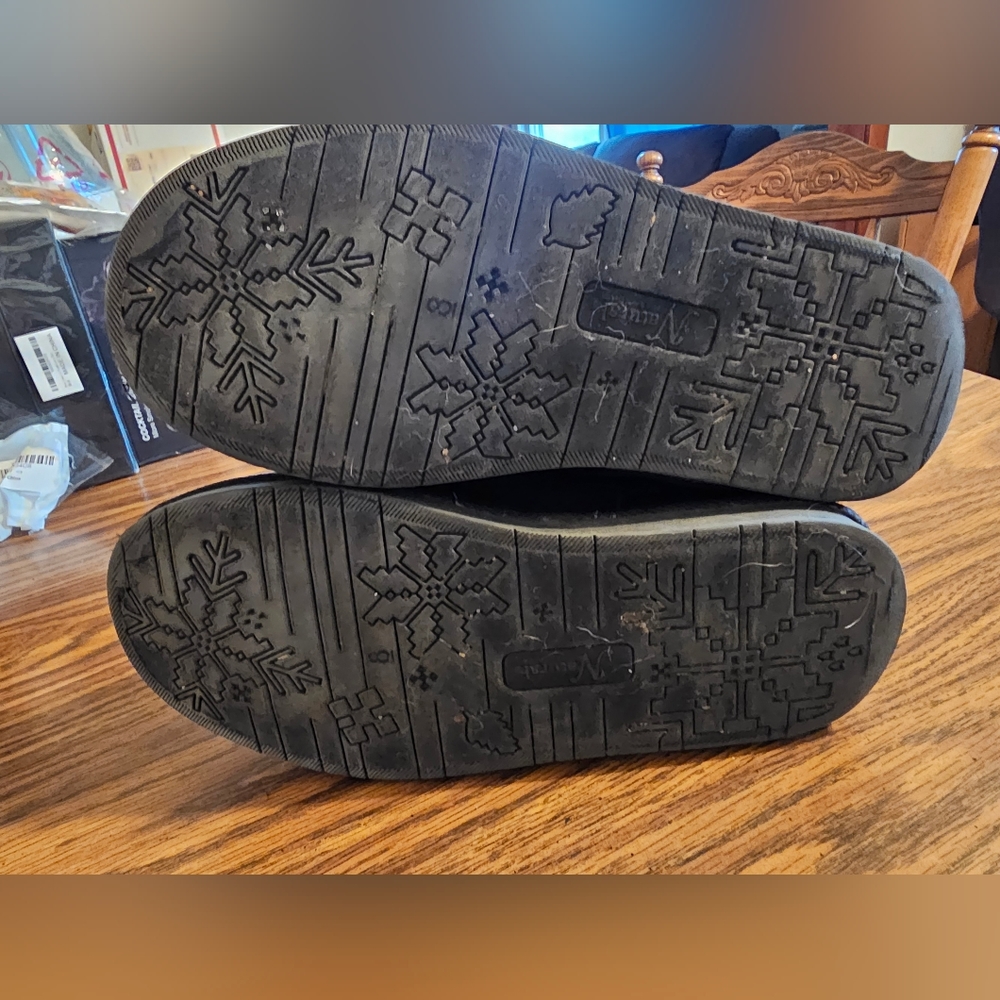 Boots - Picture 3 of 4